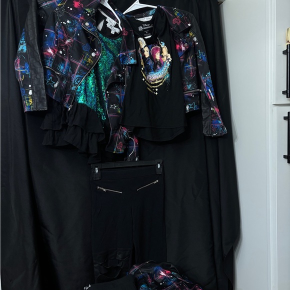 Disney Descendants Matching Sets (3) Graphic Apparel L(14/16) M(10/12) S(7/8)